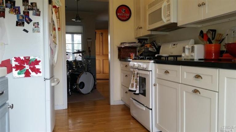 24 Alter St, Cloverdale, CA 95425 photo 3