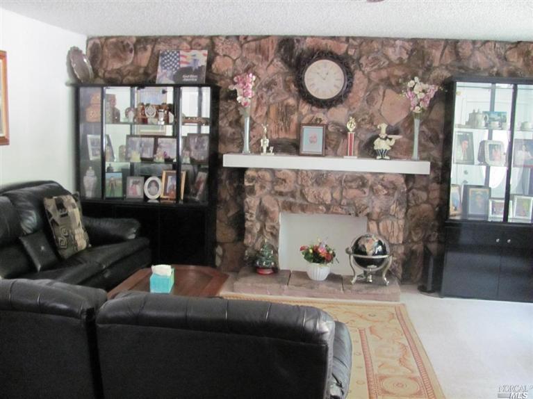 2725 Webb St, Vallejo, CA 94591 photo 3
