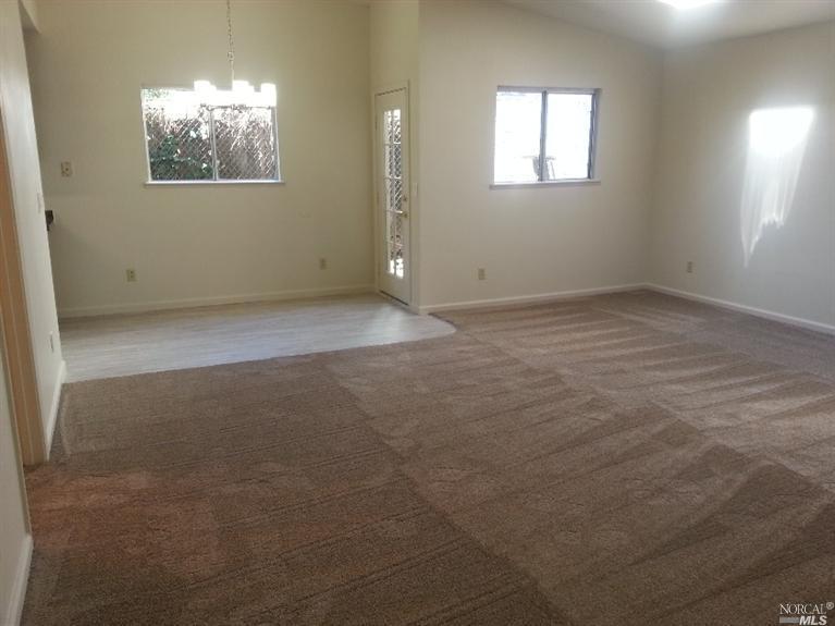 426 N School St, Ukiah, CA 95482 photo 3