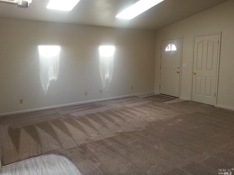 426 N School St, Ukiah, CA 95482 photo 2