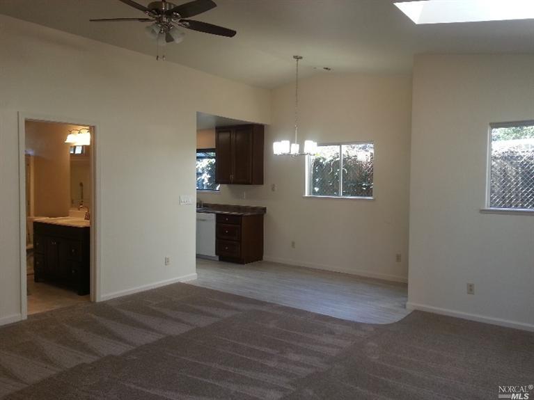 426 N School St, Ukiah, CA 95482 photo 4