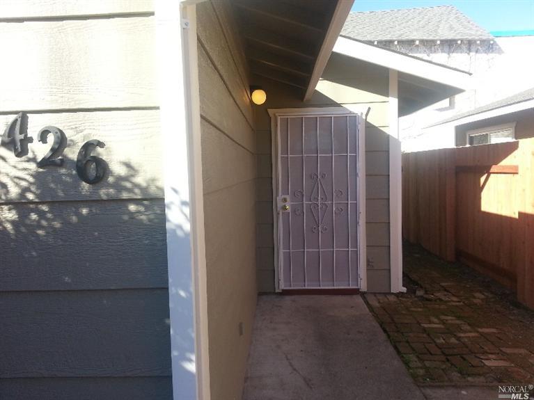 426 N School St, Ukiah, CA 95482 photo 1