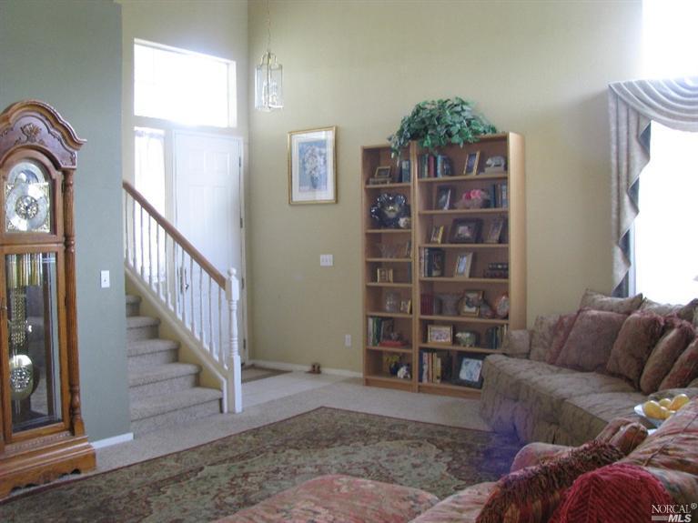 860 Cedarcrest Dr, Vacaville, CA 95687 photo 3