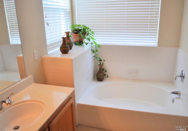867 Kells Cir, Vacaville, CA 95688 photo 12