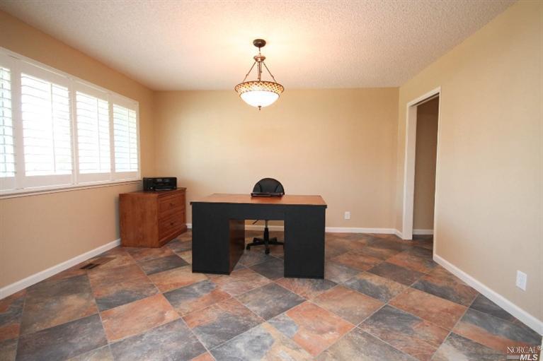 712 Stallion Cir, Fairfield, CA 94533 photo 5