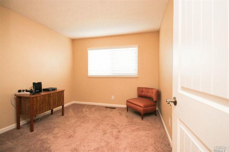 712 Stallion Cir, Fairfield, CA 94533 photo 17