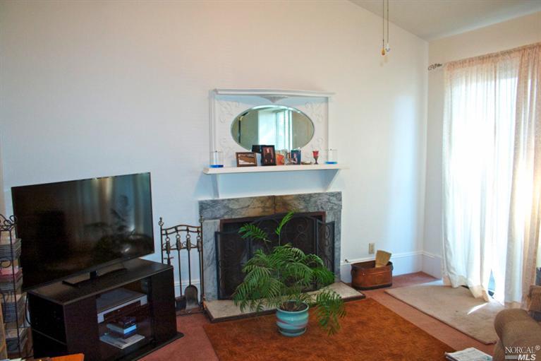 18067 Comstock Ave, Sonoma, CA 95476 photo 2