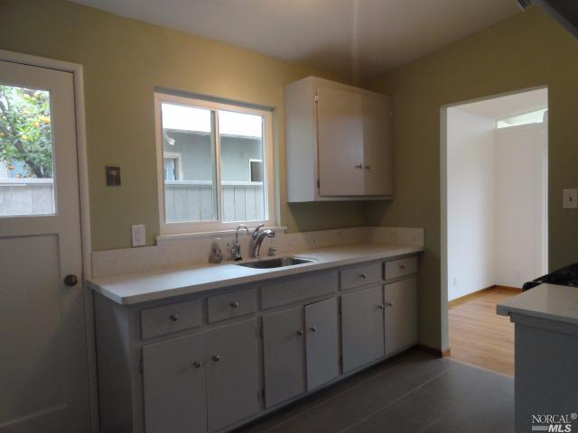 1487 Delwood Ave, Vallejo, CA 94591 photo 3