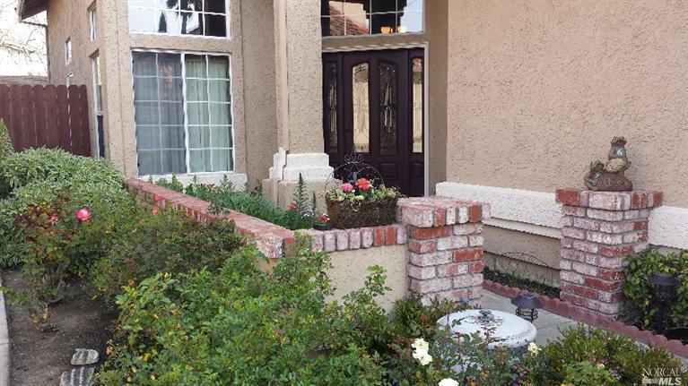 379 Eagle Ln, Vacaville, CA 95687 photo 2