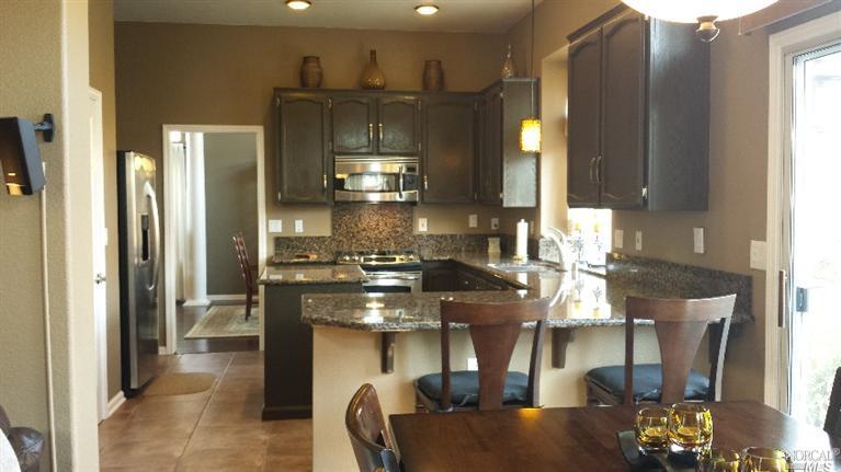 379 Eagle Ln, Vacaville, CA 95687 photo 3