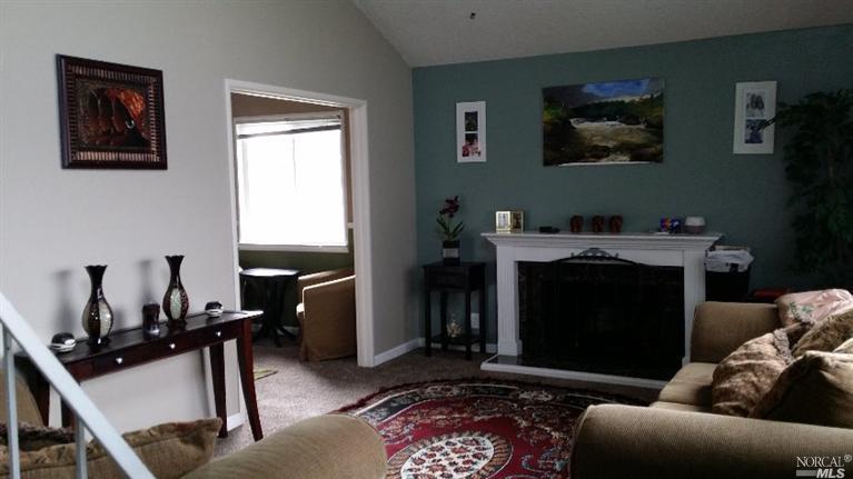 804 Falcon Dr, Vallejo, CA 94589 photo 2