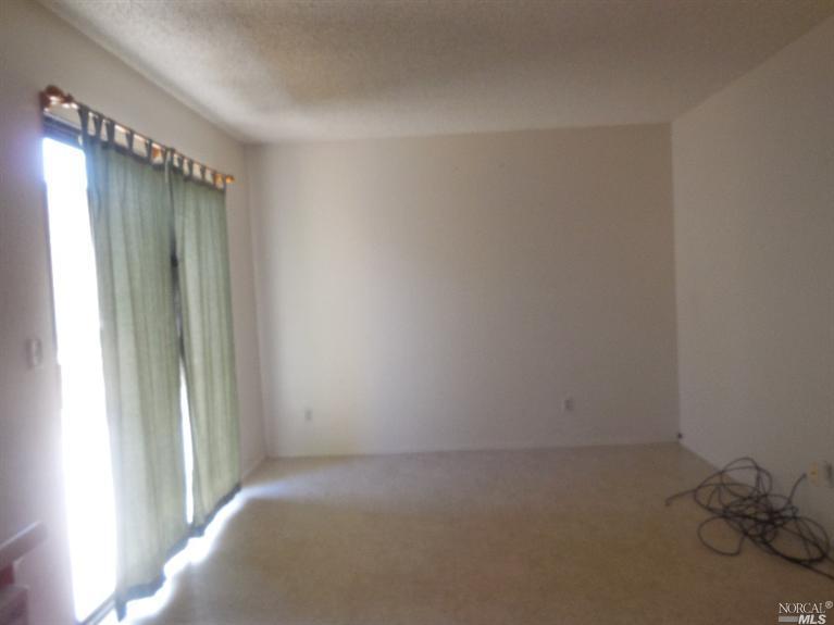 967 Matthew Ct, Fairfield, CA 94533 photo 4