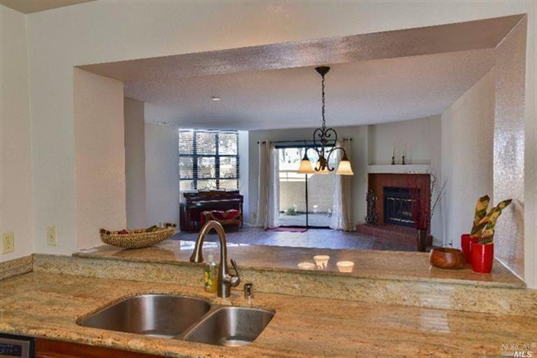 103 Nantucket Ln, Vallejo, CA 94590 photo 1