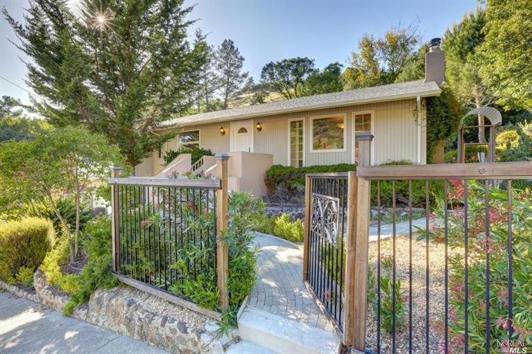 111 Gregory Dr, Fairfax, CA 94930 photo 2