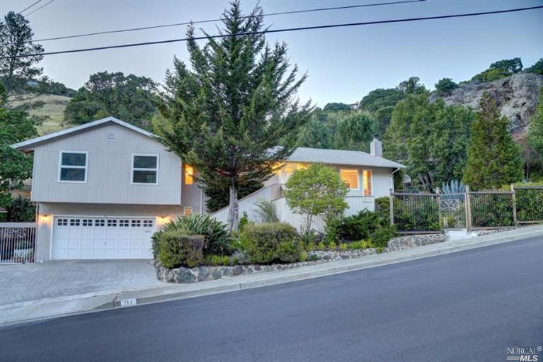 111 Gregory Dr, Fairfax, CA 94930 photo 1