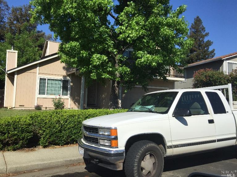 656 Duncan Dr, Vacaville, CA 95687 photo 2