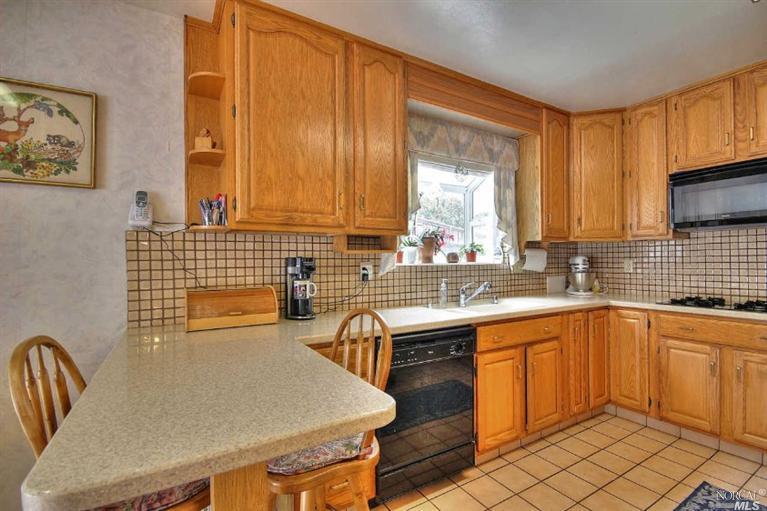 1005 Samuel Dr, Petaluma, CA 94952 photo 7