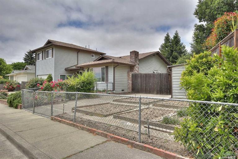 1005 Samuel Dr, Petaluma, CA 94952 photo 2