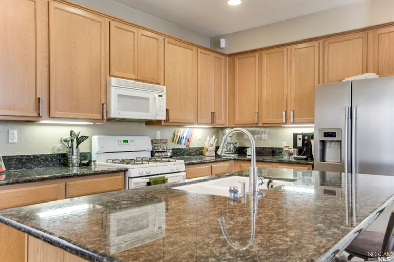 2384 Hanson Dr, Fairfield, CA 94533 photo 4