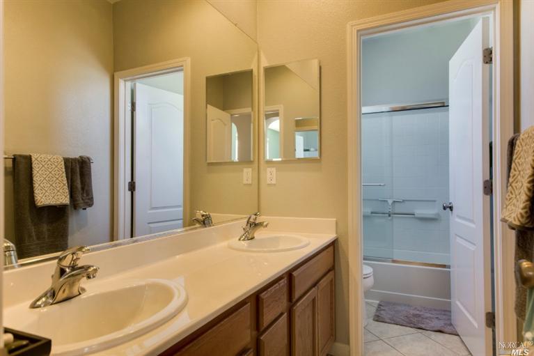 2384 Hanson Dr, Fairfield, CA 94533 photo 11