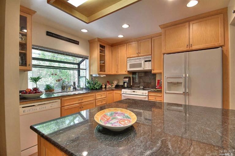 37 Flicker Dr, Novato, CA 94949 photo 6