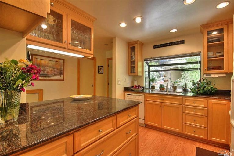 37 Flicker Dr, Novato, CA 94949 photo 5