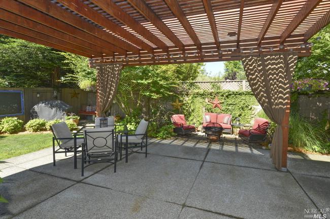 7425 10th Hole Dr, Windsor, CA 95492 photo 14