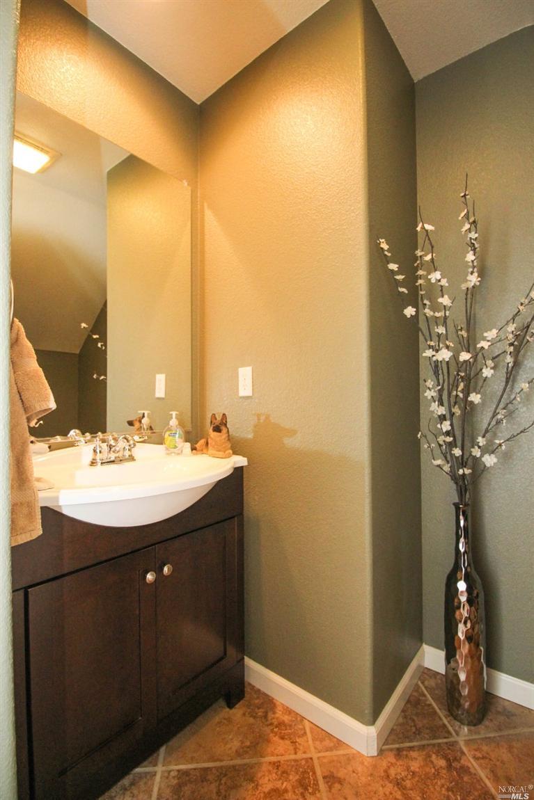 2390 White Dr, Fairfield, CA 94533 photo 9