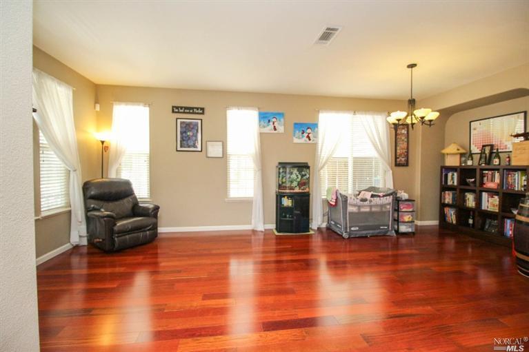 2390 White Dr, Fairfield, CA 94533 photo 4
