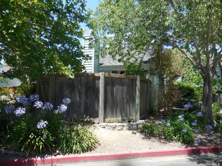 162 Courtyards E, Windsor, CA 95492 photo 1