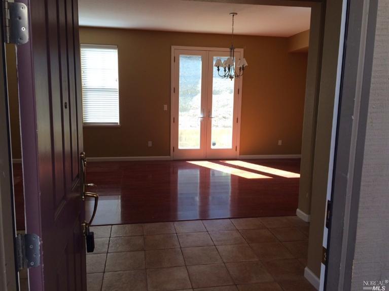 8360 Bennington Ct, Vallejo, CA 94591 photo 3