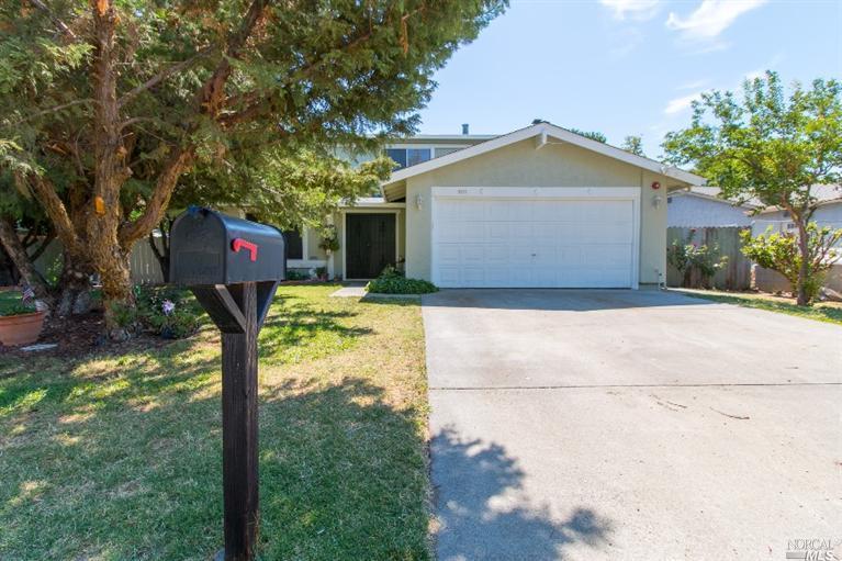 810 N Almond St, Dixon, CA 95620 photo 2