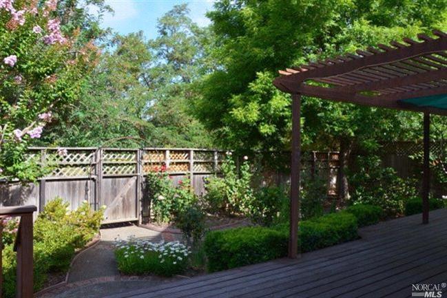 587 Gregory St, Sonoma, CA 95476 photo 2