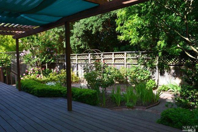 587 Gregory St, Sonoma, CA 95476 photo 3