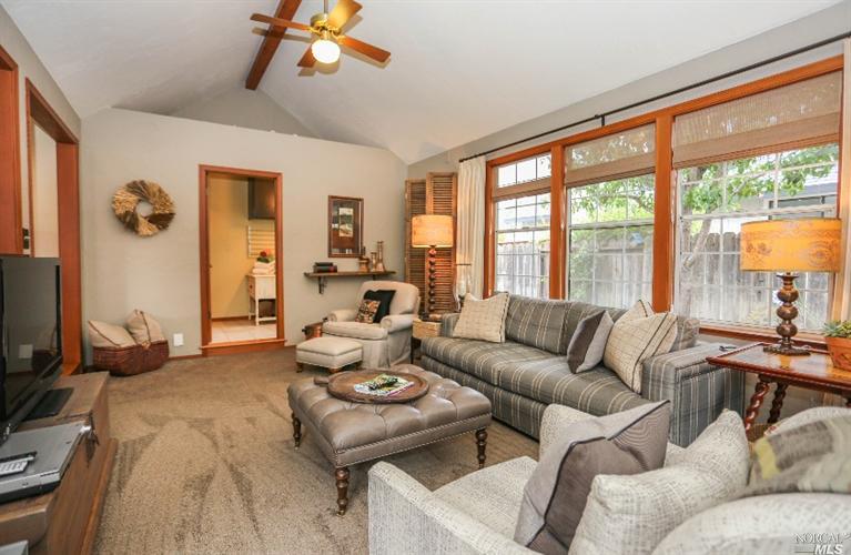 5851 Leona Ct, Windsor, CA 95492 photo 17
