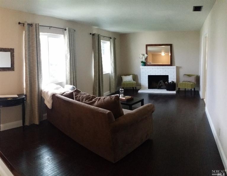 136 Pacific Ct, Vallejo, CA 94589 photo 3