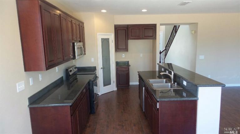 2462 Flatley Cir, Fairfield, CA 94533 photo 4