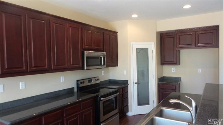 2462 Flatley Cir, Fairfield, CA 94533 photo 3