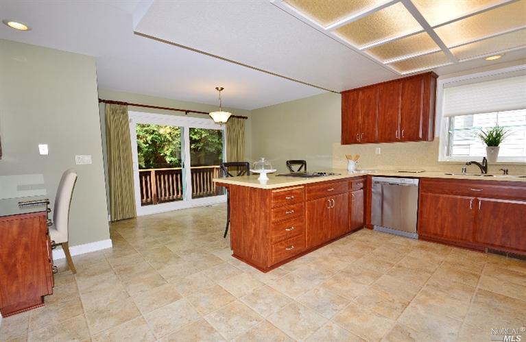 1833 Kolob Dr, Fairfield, CA 94534 photo 4