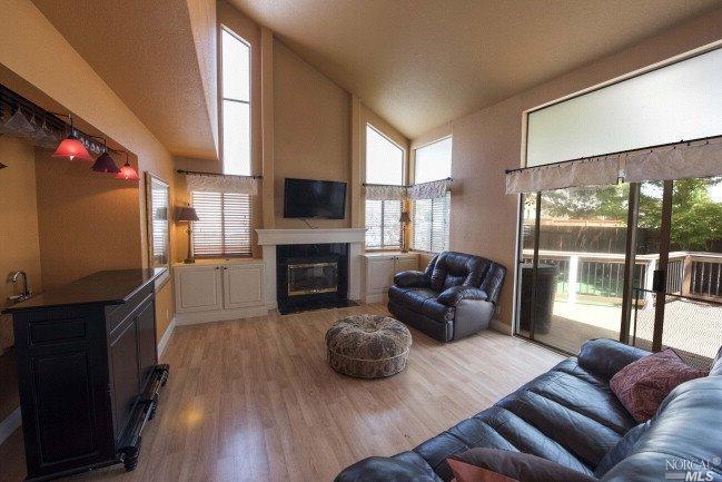 9529 Camelot Dr, Windsor, CA 95492 photo 8
