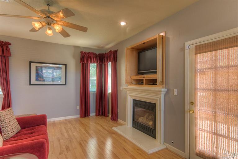 5844 Cabernet Dr, Vallejo, CA 94591 photo 2