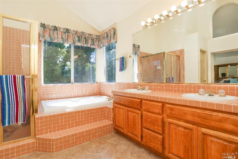 545 Leafhaven Ln, Windsor, CA 95492 photo 9