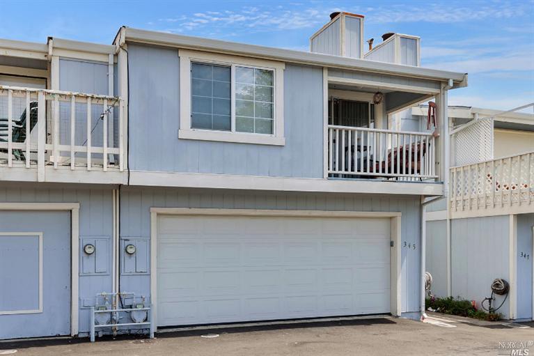345 E T St, Benicia, CA 94510 photo 2