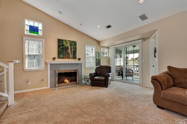 345 E T St, Benicia, CA 94510 photo 3