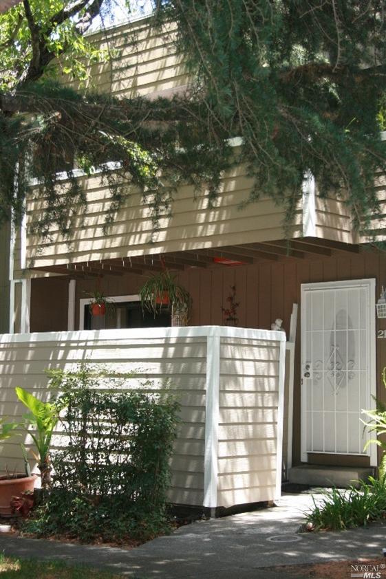 2127 W Steele Ln, Santa Rosa, CA 95401 photo 1