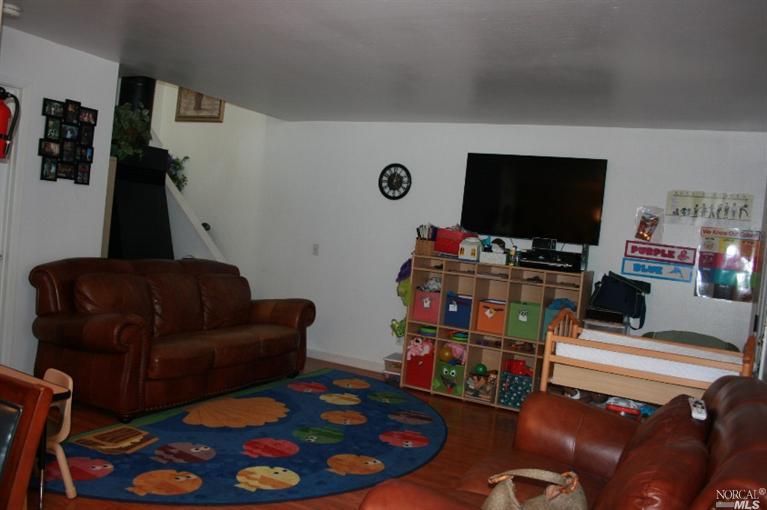 2127 W Steele Ln, Santa Rosa, CA 95401 photo 9