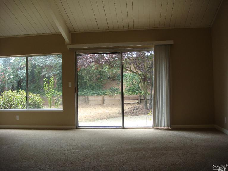 411 Locust Dr, Vallejo, CA 94591 photo 3