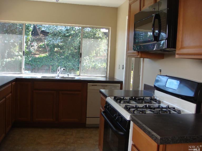 411 Locust Dr, Vallejo, CA 94591 photo 5