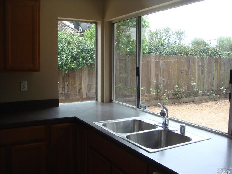 411 Locust Dr, Vallejo, CA 94591 photo 6