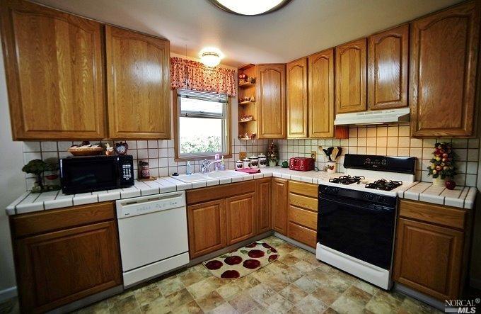 1374 Monteith Dr, Vallejo, CA 94590 photo 4